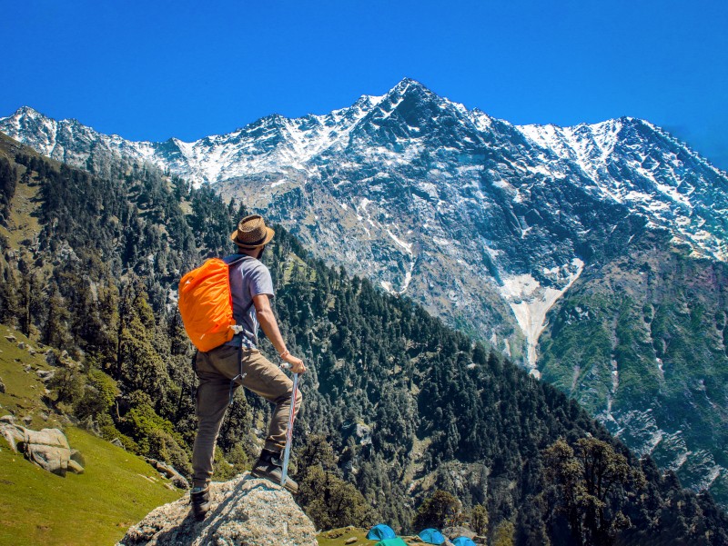 Matériel de randonnée indispensable pour faire de la moyenne montagne